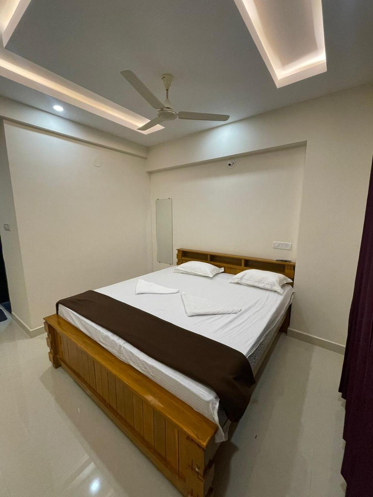 Hotel Radhma Residency Удипи Экстерьер фото